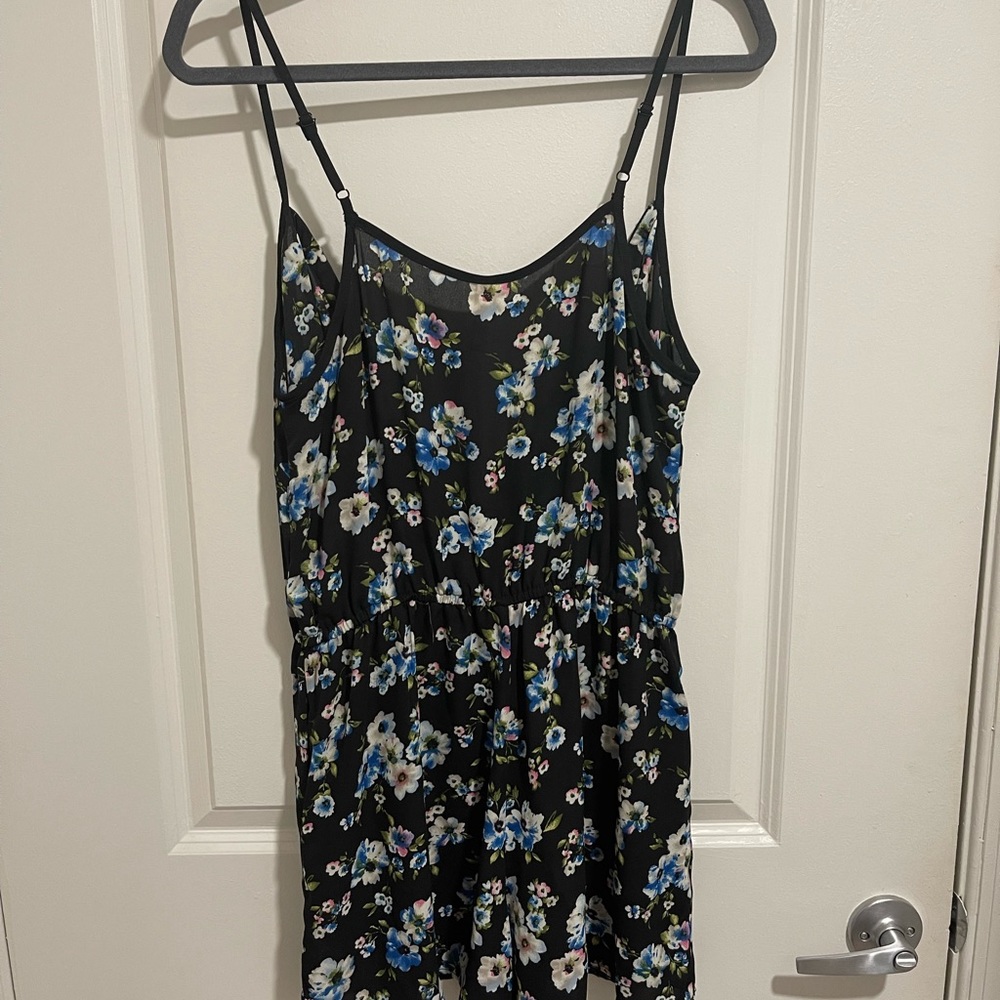 Xhilaration Floral Romper Size L - Picture 6 of 6